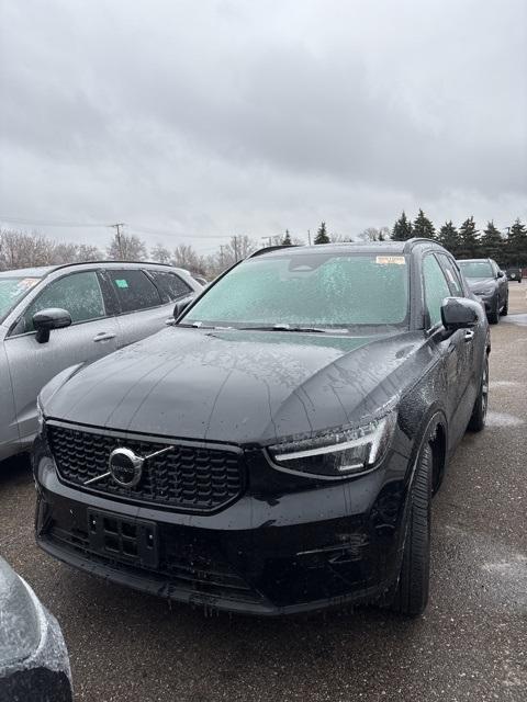 used 2025 Volvo XC40 car, priced at $31,300