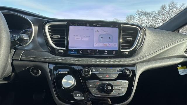 new 2026 Chrysler Pacifica car, priced at $39,598