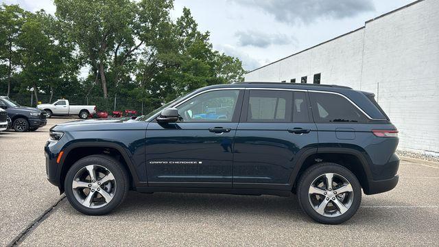 new 2026 Jeep Grand Cherokee car, priced at $43,367