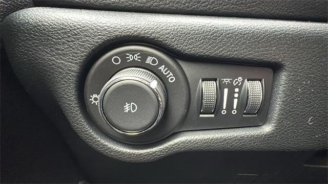 new 2026 Chrysler Pacifica car, priced at $39,598