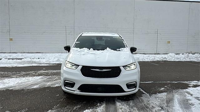 new 2026 Chrysler Pacifica car, priced at $39,598