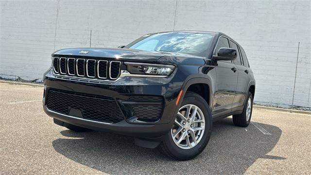 new 2025 Jeep Grand Cherokee car, priced at $37,067