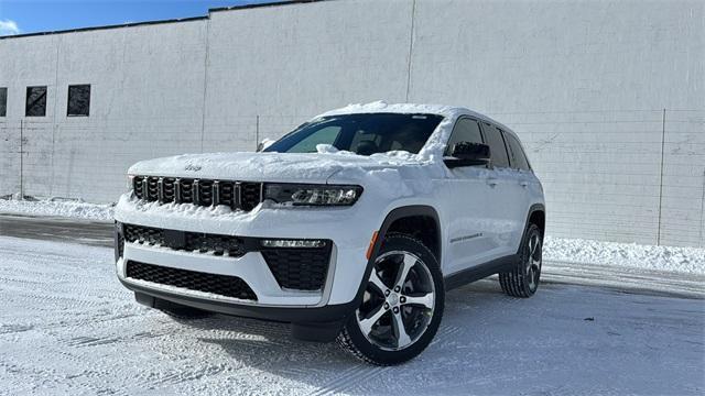 new 2026 Jeep Grand Cherokee car, priced at $44,671