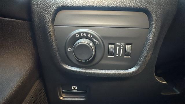 new 2025 Jeep Grand Cherokee car, priced at $39,186