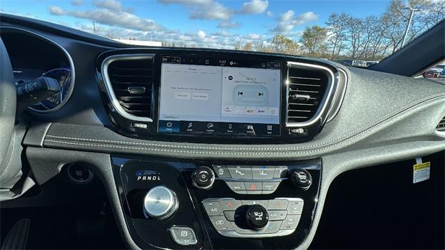 new 2026 Chrysler Pacifica car, priced at $39,745