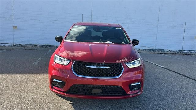 new 2026 Chrysler Pacifica car, priced at $39,745