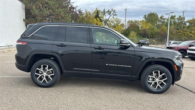 new 2025 Jeep Grand Cherokee car, priced at $42,474