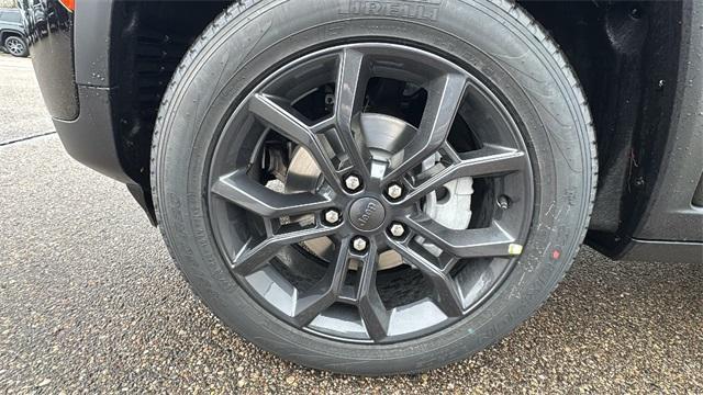 new 2025 Jeep Grand Cherokee car, priced at $47,808