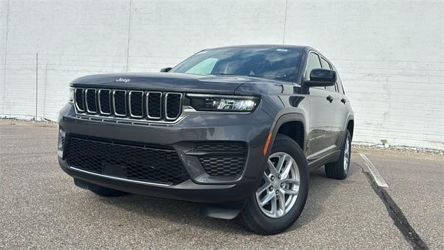 new 2025 Jeep Grand Cherokee car, priced at $37,918