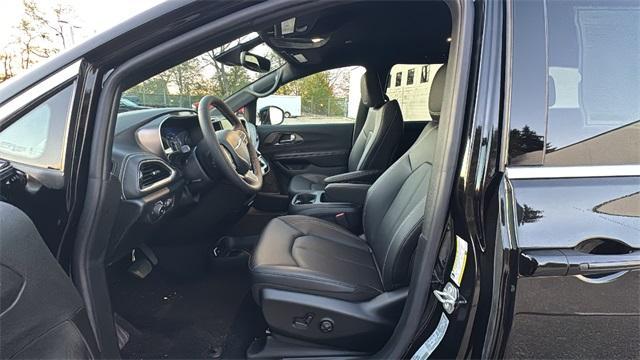 new 2026 Chrysler Pacifica car, priced at $39,321