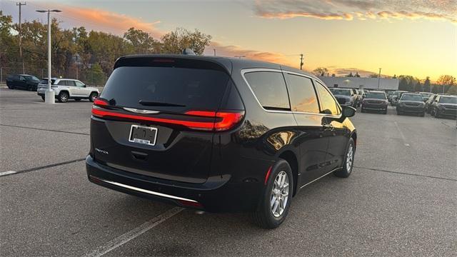 new 2026 Chrysler Pacifica car, priced at $39,321