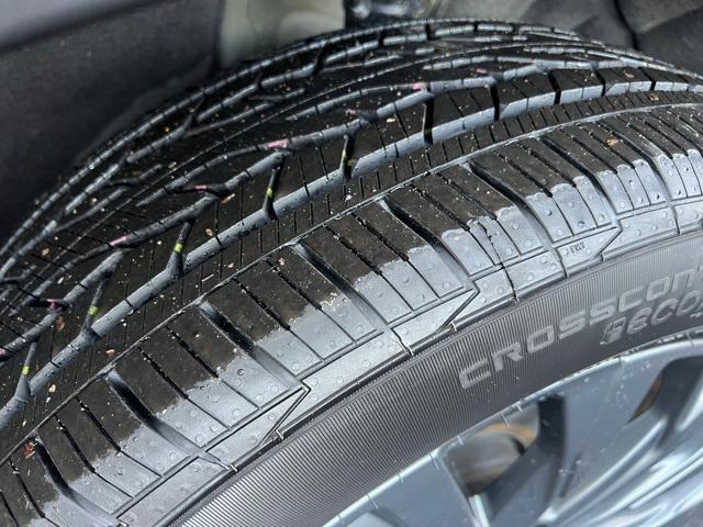 used 2023 Chevrolet Traverse car, priced at $34,961