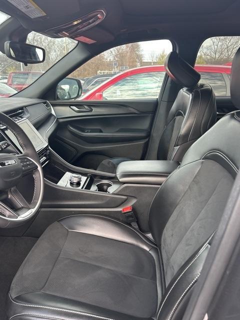 used 2024 Jeep Grand Cherokee car, priced at $32,962