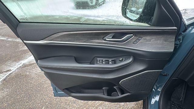 new 2026 Jeep Grand Cherokee car, priced at $45,062