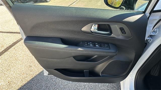 new 2026 Chrysler Pacifica car, priced at $39,321