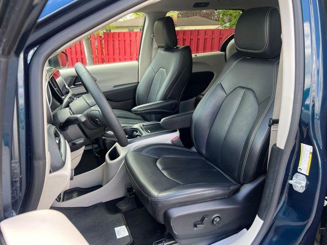 used 2023 Chrysler Pacifica car, priced at $32,680
