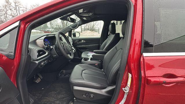 new 2026 Chrysler Pacifica car, priced at $43,888