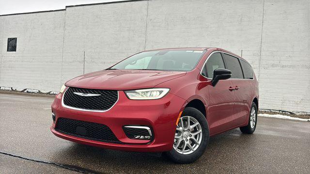 new 2026 Chrysler Pacifica car, priced at $42,104