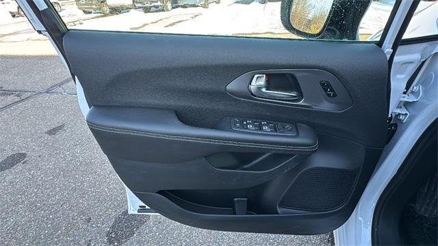 new 2026 Chrysler Pacifica car, priced at $40,060