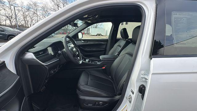 new 2026 Jeep Grand Cherokee car, priced at $44,897