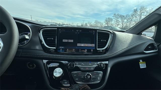 new 2026 Chrysler Pacifica car, priced at $40,060