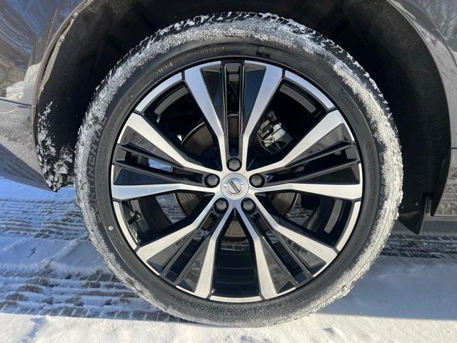 used 2025 Volvo XC60 car, priced at $33,609