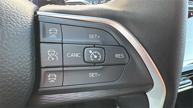 new 2025 Jeep Grand Cherokee car, priced at $39,186