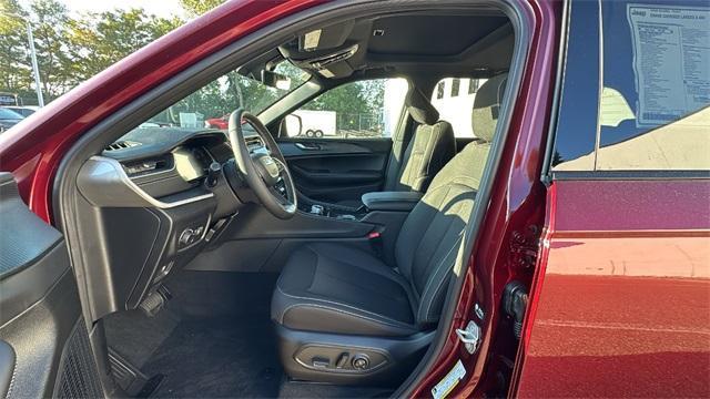 new 2025 Jeep Grand Cherokee car, priced at $39,186