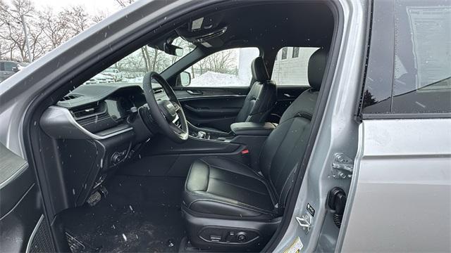 new 2026 Jeep Grand Cherokee car, priced at $45,571