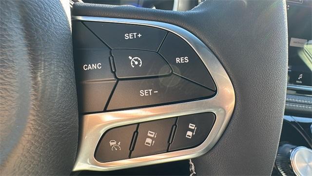 new 2026 Chrysler Pacifica car, priced at $39,321