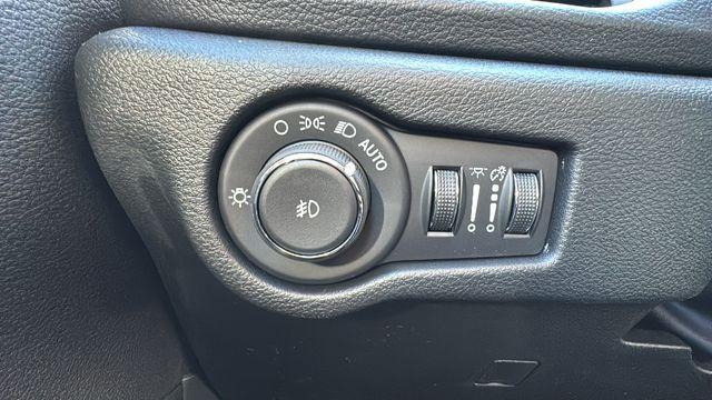 new 2026 Chrysler Pacifica car, priced at $39,321