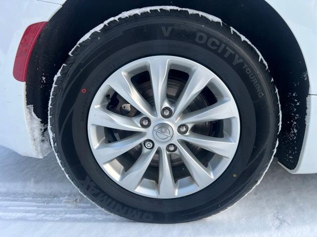 used 2019 Chrysler Pacifica car, priced at $14,750