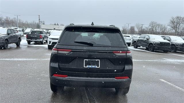 new 2026 Jeep Grand Cherokee car, priced at $47,400
