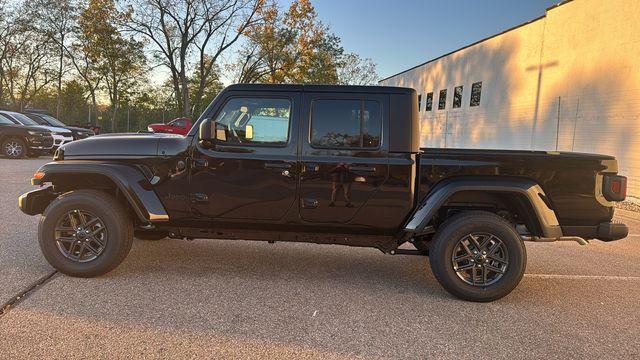 new 2026 Jeep Gladiator car, priced at $45,376