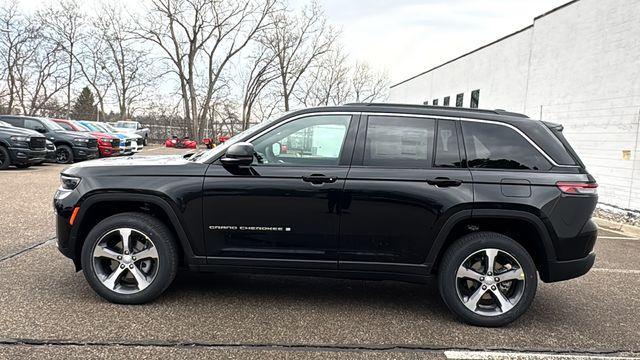 new 2026 Jeep Grand Cherokee car, priced at $42,845