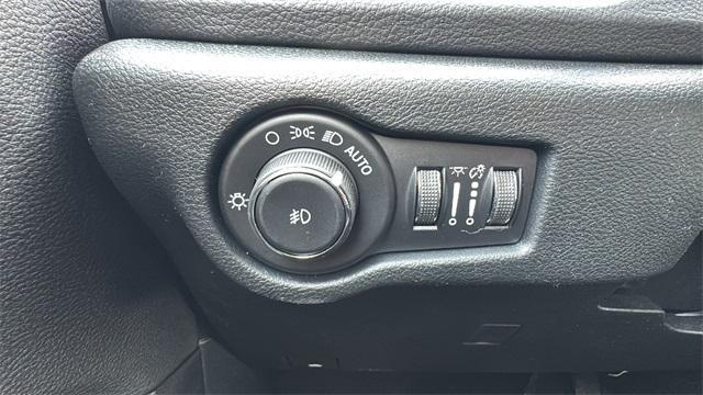 new 2026 Chrysler Pacifica car, priced at $40,060