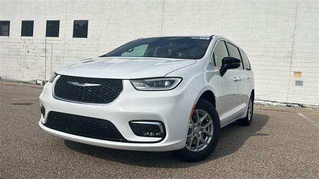 new 2026 Chrysler Pacifica car, priced at $39,205