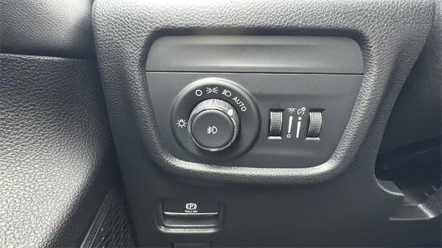 new 2025 Jeep Grand Cherokee car, priced at $43,790