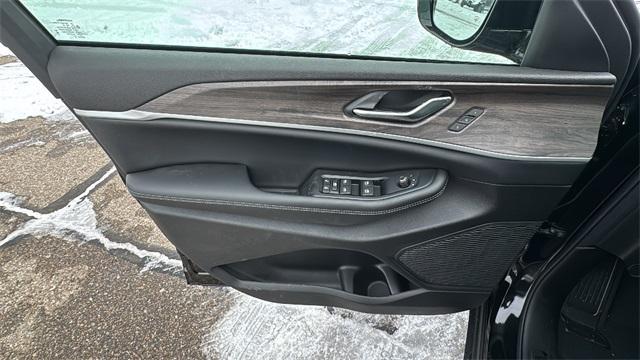 new 2025 Jeep Grand Cherokee car, priced at $43,790