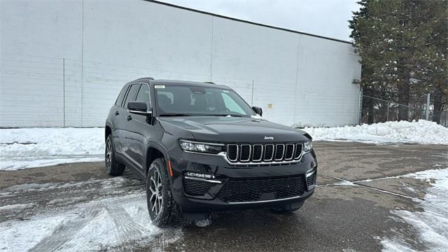 new 2025 Jeep Grand Cherokee car, priced at $43,790