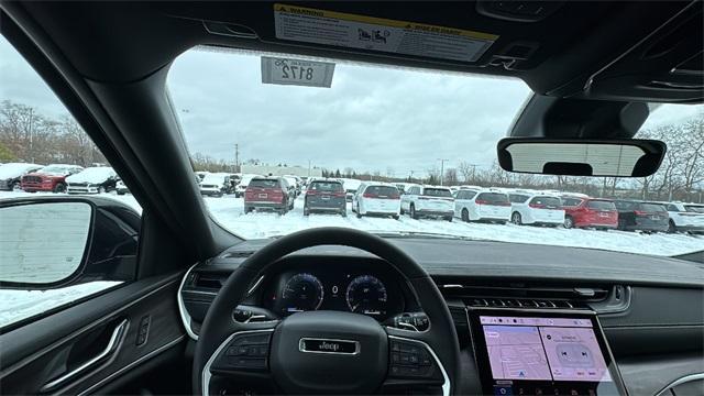 new 2025 Jeep Grand Cherokee car, priced at $43,790