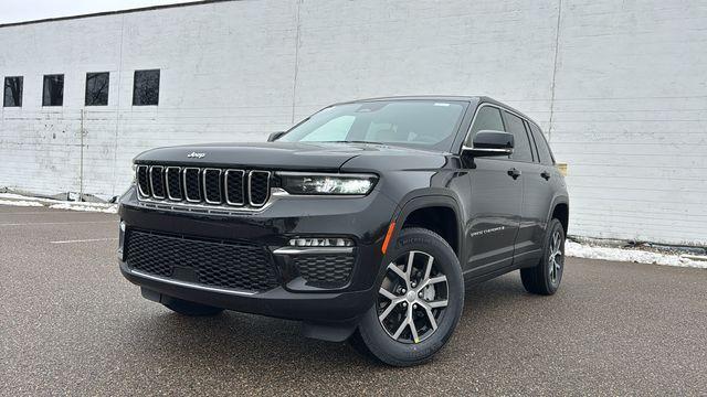 new 2025 Jeep Grand Cherokee car, priced at $40,939