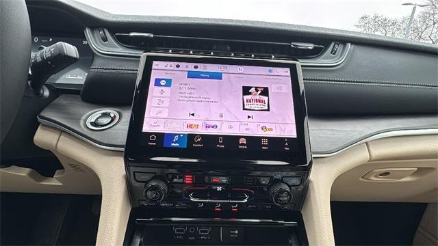 new 2025 Jeep Grand Cherokee car, priced at $42,939