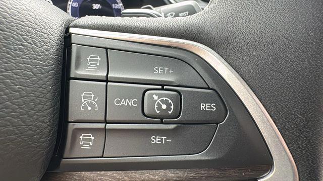 new 2025 Jeep Grand Cherokee car, priced at $40,939