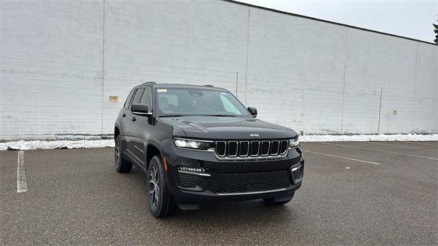 new 2025 Jeep Grand Cherokee car, priced at $42,939