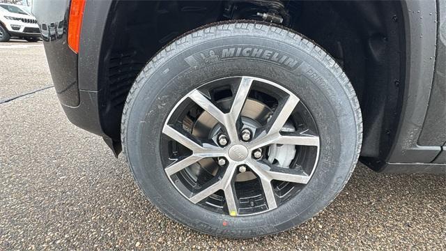 new 2025 Jeep Grand Cherokee car, priced at $42,939