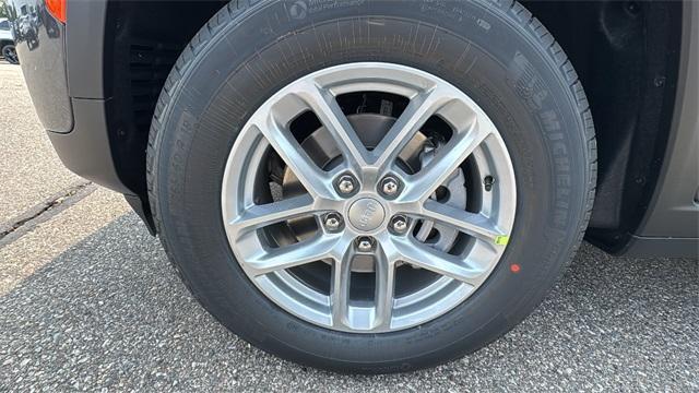 new 2025 Jeep Grand Cherokee car, priced at $37,067