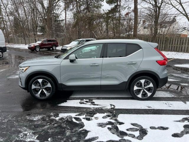 used 2025 Volvo XC40 car, priced at $31,464