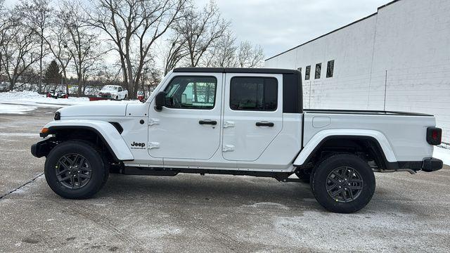 new 2026 Jeep Gladiator car, priced at $45,178