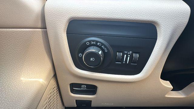new 2026 Jeep Grand Cherokee car, priced at $44,269